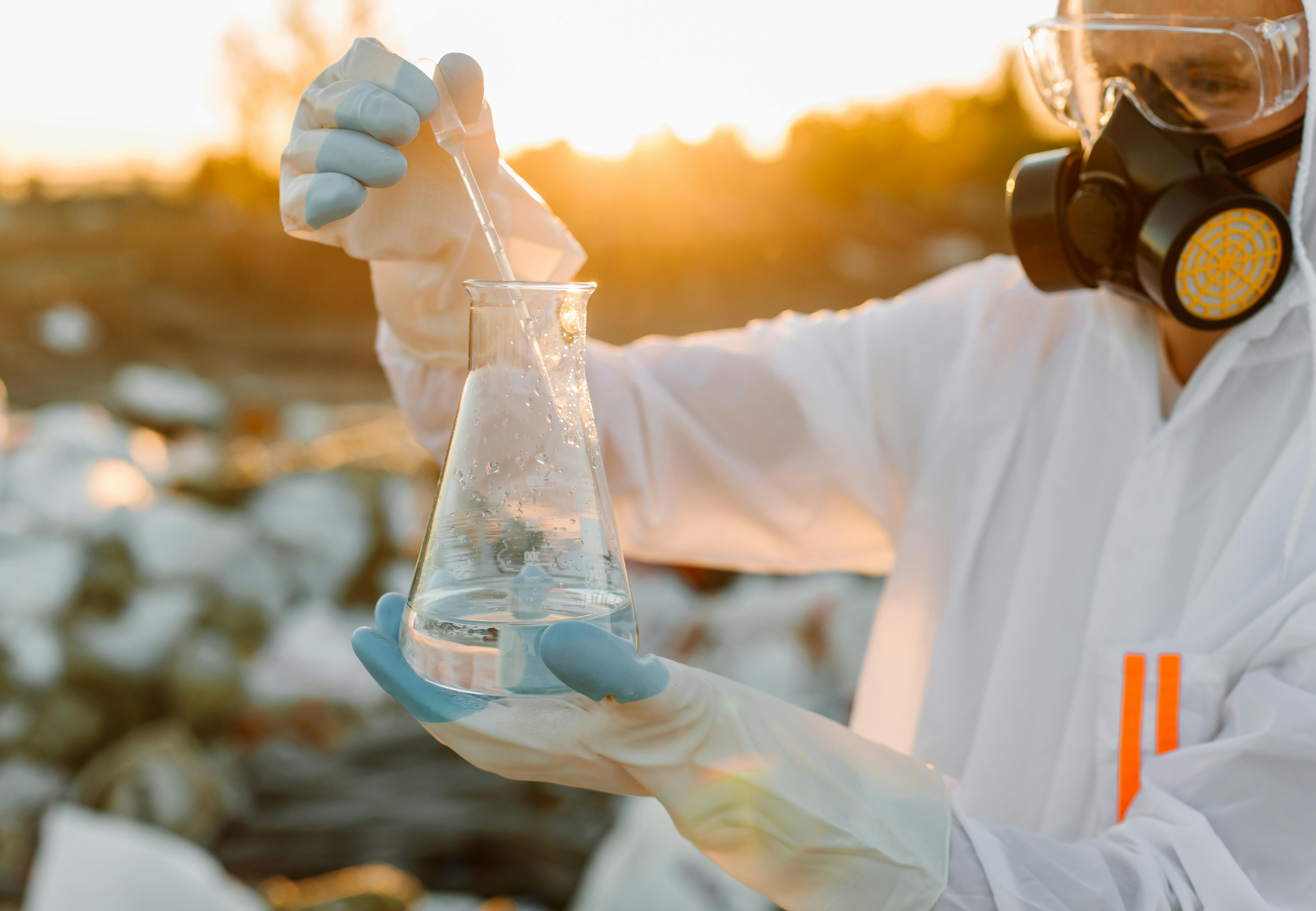 Application of Gas Masks in the Chemical Industry: Building a Strong Line of Defense for Respiratory Safety Application of Gas Masks in the Chemical Industry: Building a Strong Line of Defense for Respiratory Safety